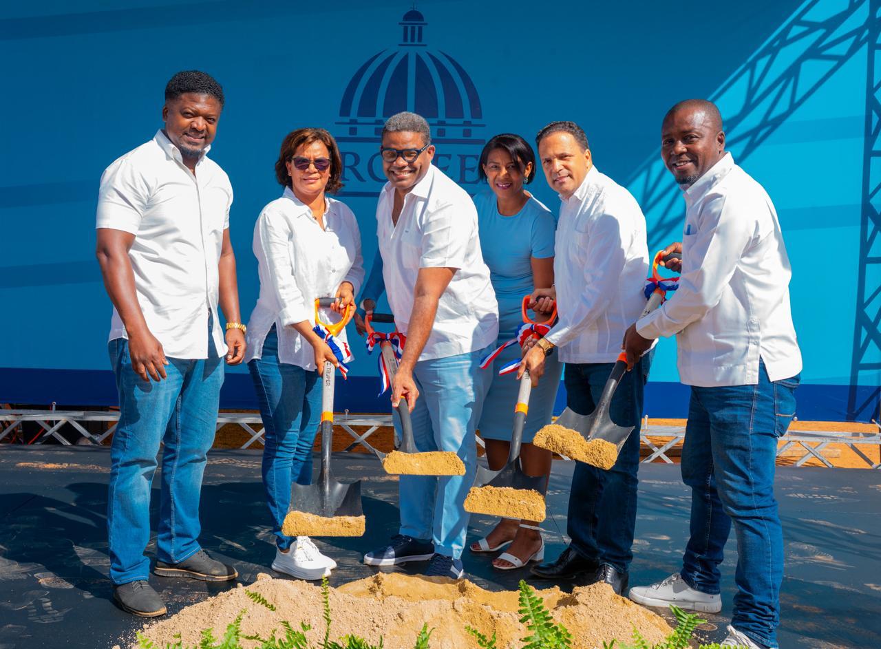 Propeep da primer palazo de plaza en la comunidad de Chirino.