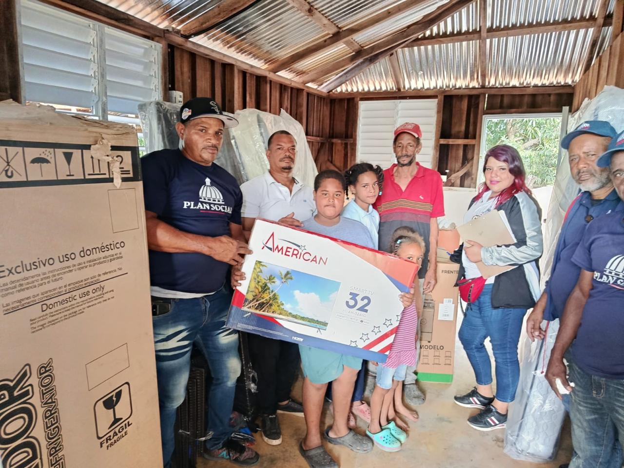 Vidas dignas para familia, en Elías piña