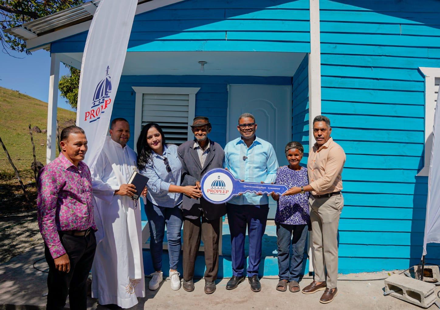 Propeep entrega vivienda .