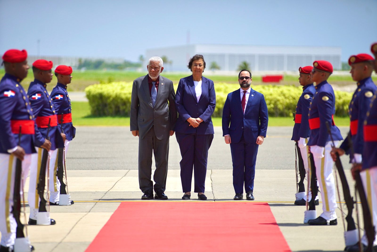Presidenta de Surinam arribó este sábado a República Dominicana; agenda oficial incluye reunión con el presidente Luis Abinader, firma de instrumentos y declaración