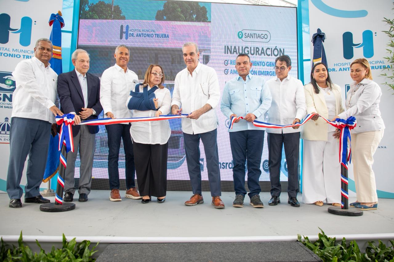 Presidente Abinader entrega el remozado Hospital Periférico Monte Adentro Dr. Antonio Trueba en Santiago; incluye nueva área de Emergencia.