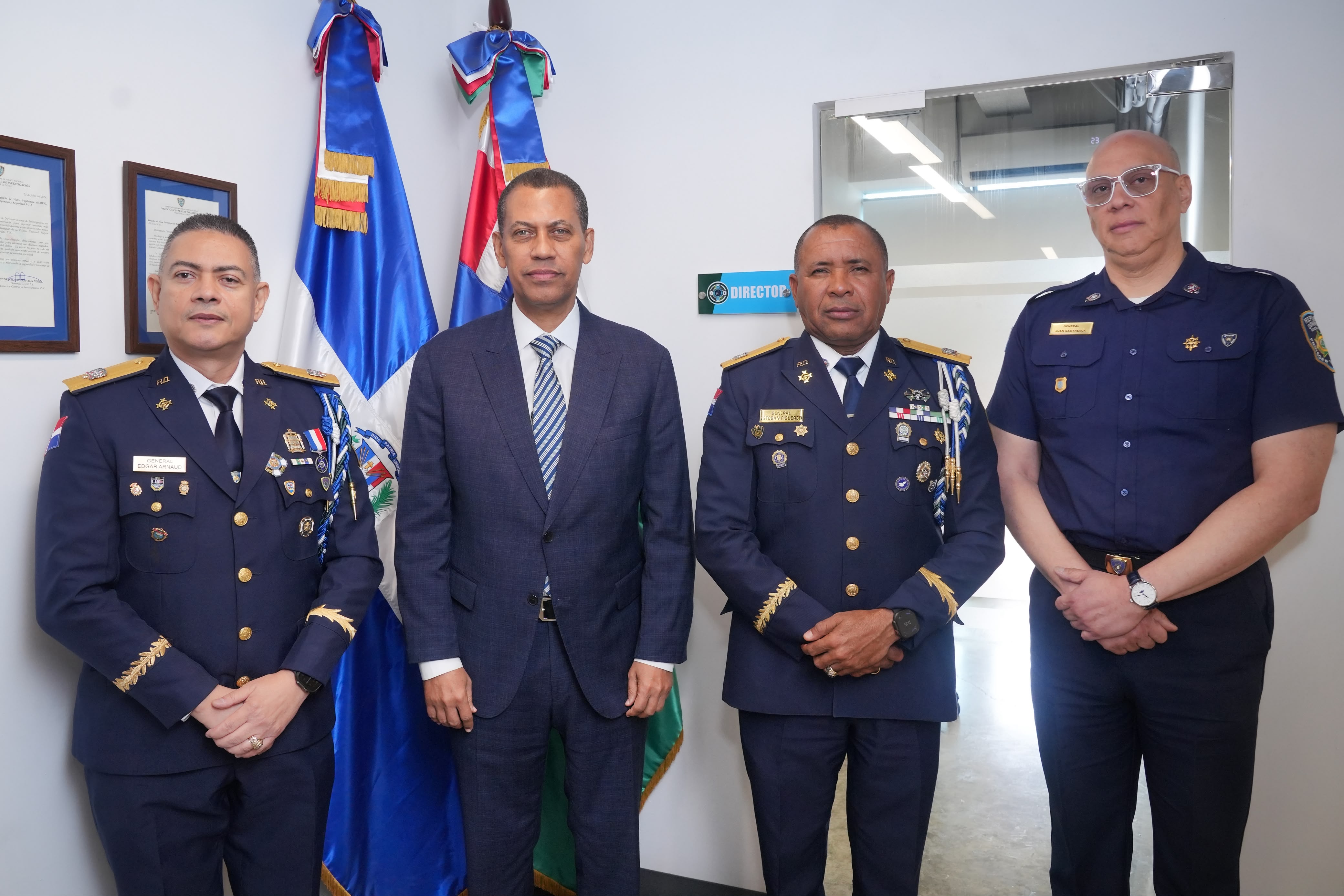 Indotel fortalece capacidades del Estado para investigar y combatir delitos digitales.