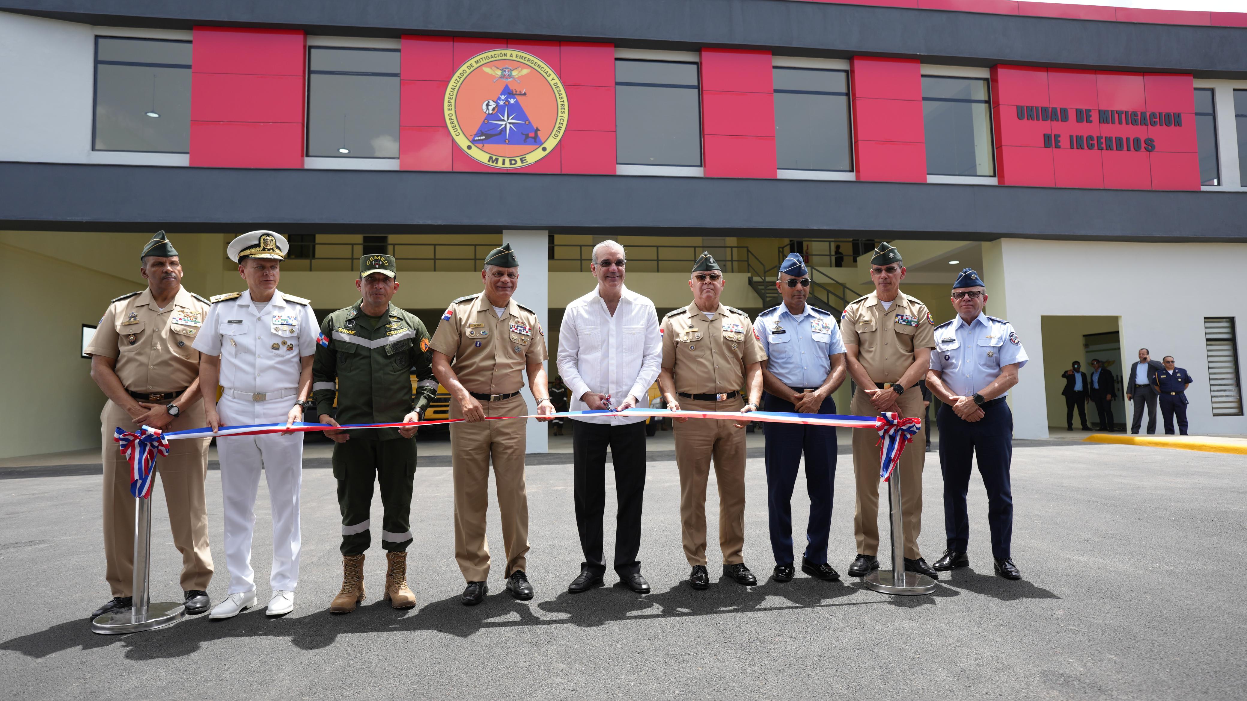 Presidente Abinader inaugura moderna sede del CEMED, equipada para continuar fortaleciendo la capacidad estratégica y operativa de respuesta del Estado ante emergencias y desastres*