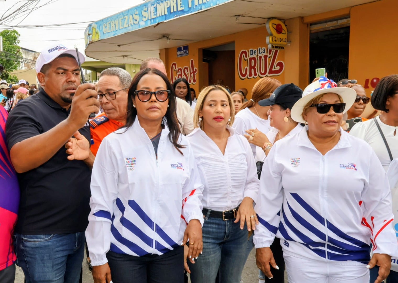 Alcalde Francisco Peña encabeza recorrido de la Antorcha de los Juegos Centroamericanos y del Caribe 2026 en Santo Domingo Oeste