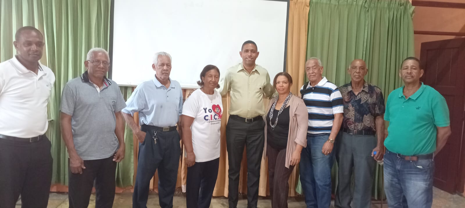 Ernesto Bussi responde al llamado de la fe y acompaña a la comunidad de la Parroquia Sagrado Corazón de Jesús.
