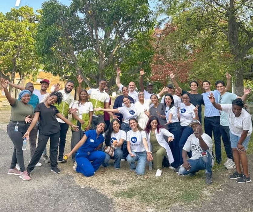 Donde muchos ven olvido, la Fundación Héroes de la Salud sigue sembrando esperanza en el