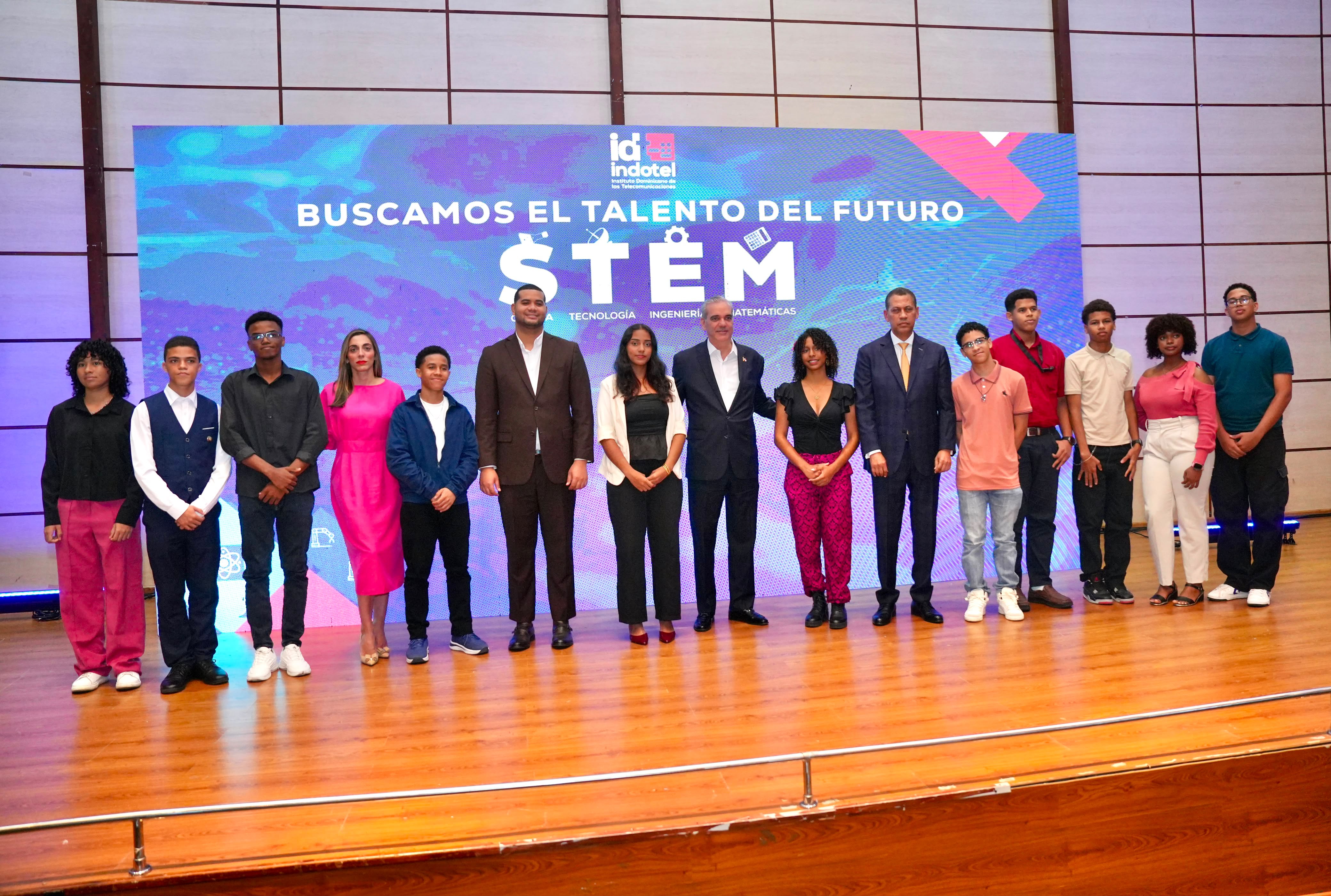 Presidente Abinader encabeza reconocimiento del Indotel a más de 170 estudiantes destacados en concurso de vocaciones STEM*