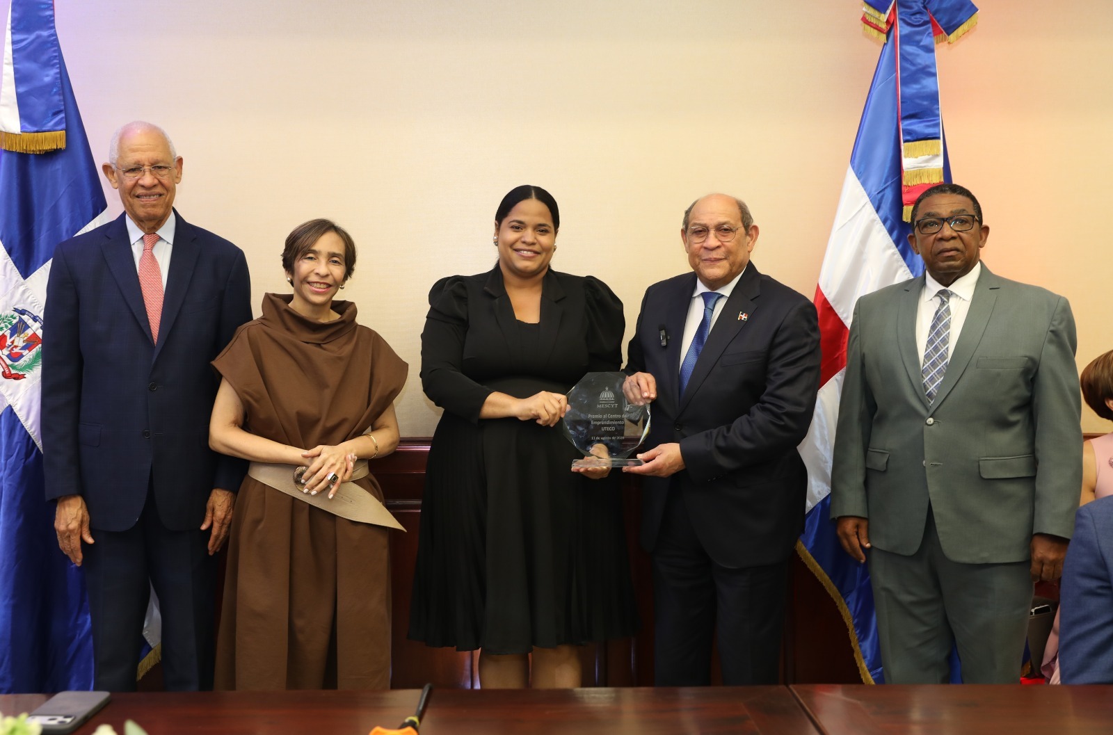 MESCyT reconoce tres emprendimientos universitarios y premia iniciativas de innovación con RD$1.6 millones