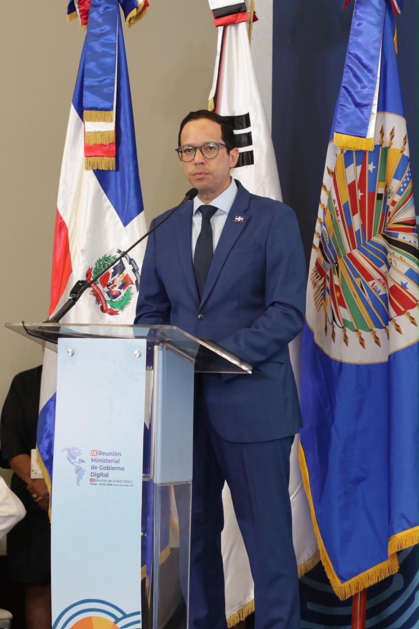 Ministro Freund propone creación de fondo regional para desarrollar soluciones tecnológicas conjuntas.