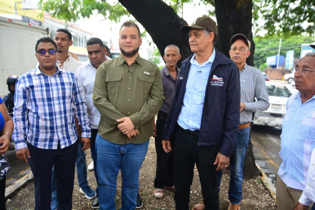 FEDA en conjunto con  la Alcaldía inician programa de arborizaión en Santo Domingo Oeste